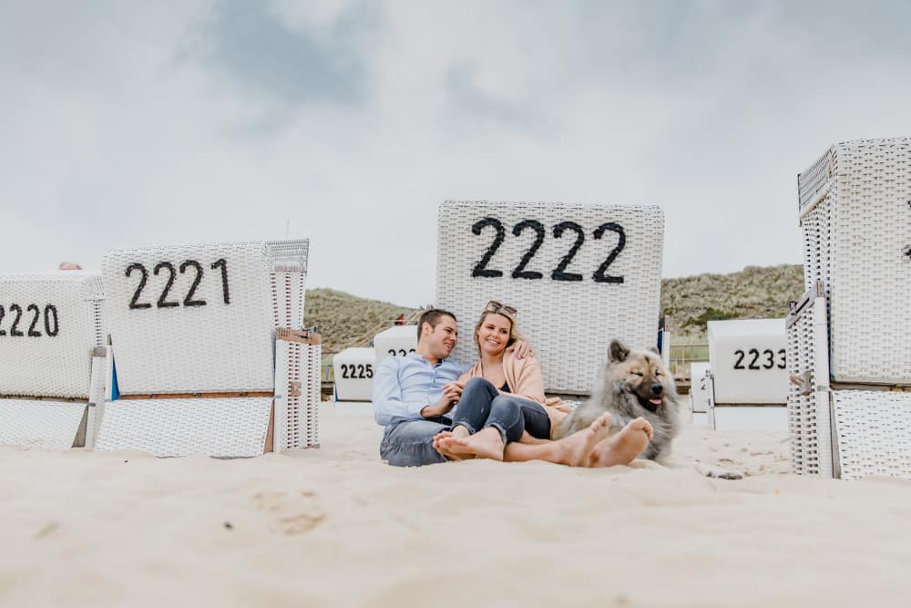 Fotoshooting am Strand mit Strandkörben an der Nordsee auf Sylt