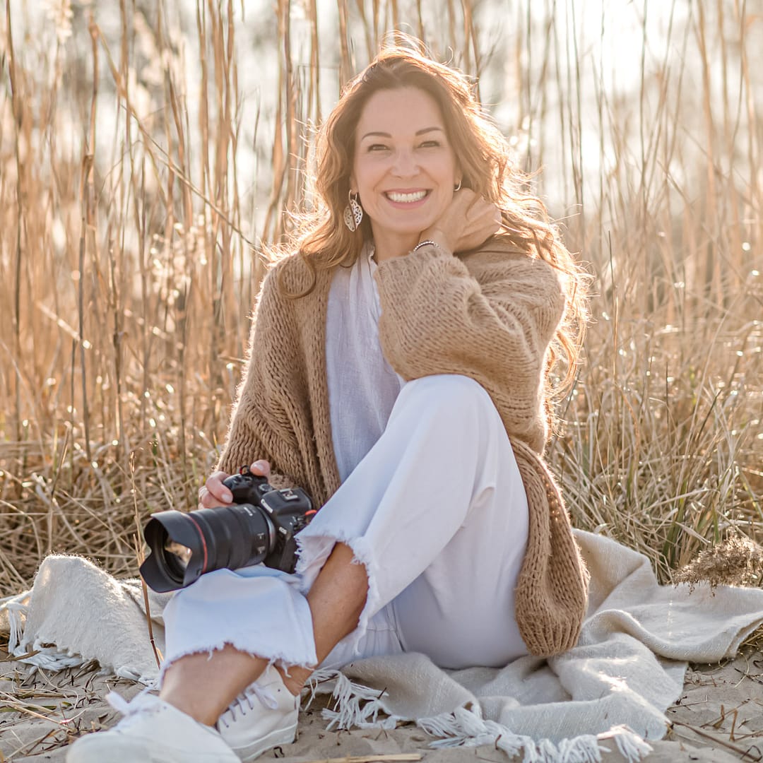 International ausgezeichnete Hochzeitsfotografin Petra Fiedler am Falckensteiner Strand in Kiel an der Ostsee