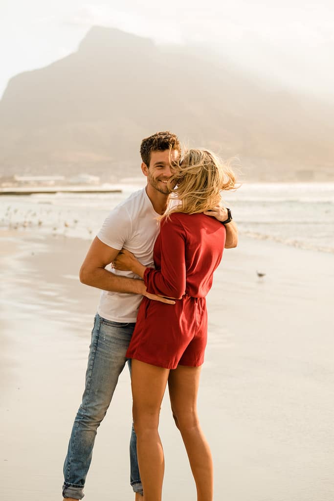 Sonnenuntergangs Prewedding-Fotoshooting - Paarfotos in Kiel und ganz Schleswig-Holstein