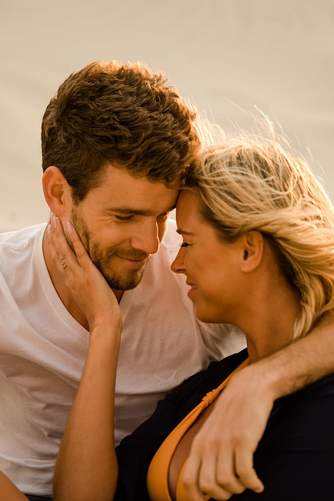 Sonnenuntergangs Prewedding-Fotoshooting - Paarfotos in Kiel und ganz Schleswig-Holstein