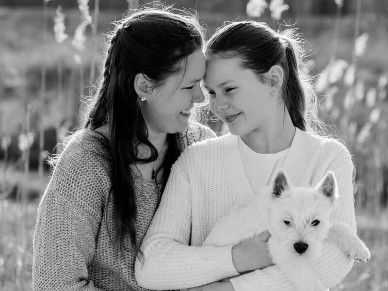 Fotografin petra Fiedler bietet Familienfotoshootings an in Kiel und Umgebung auch mit Hund